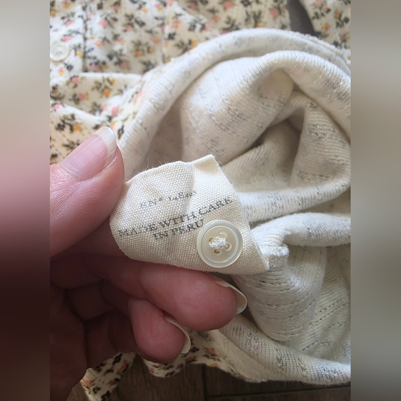 Dôen Paola Tee in Sunlit Secret Garden - Picture 10 of 13